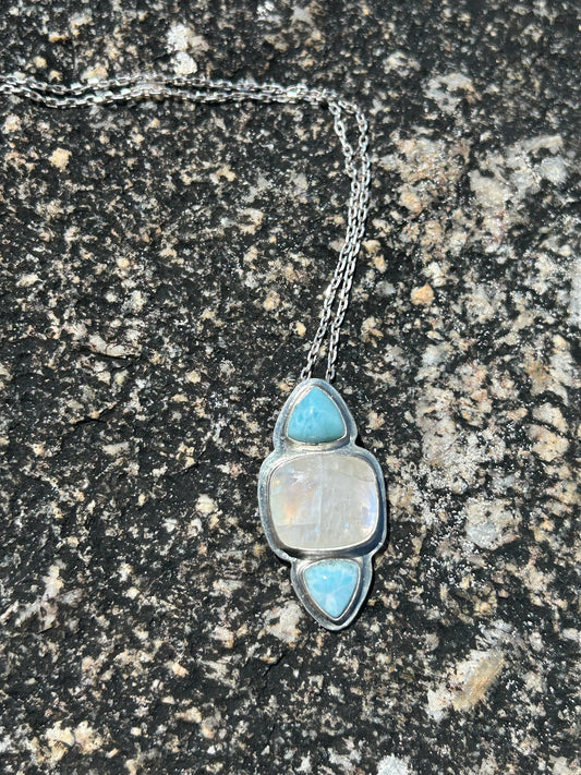 Splitting Sea Pendant