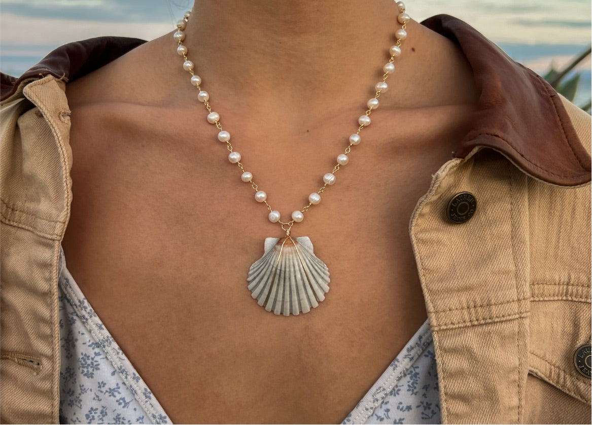 Scallop Shell Pearl Necklace